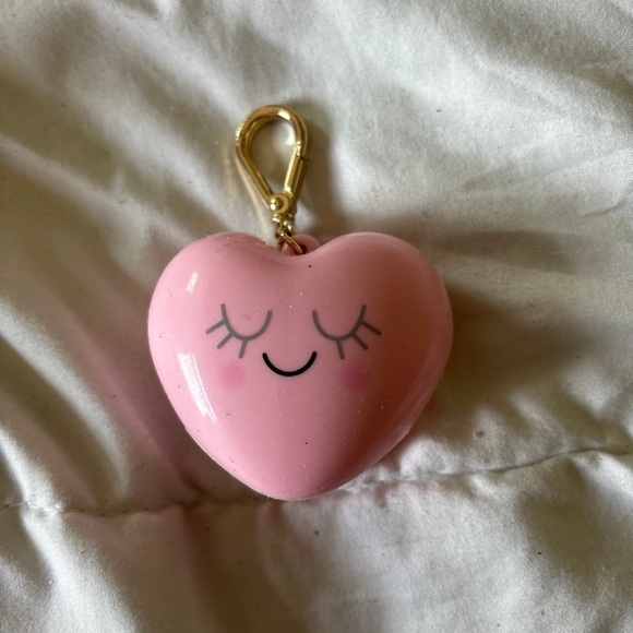 Bath and body works smiling heart pocketbac holder - Picture 1 of 2